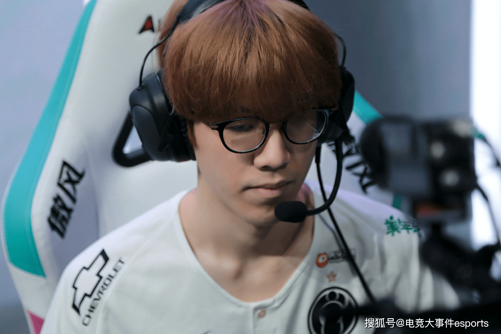 著称